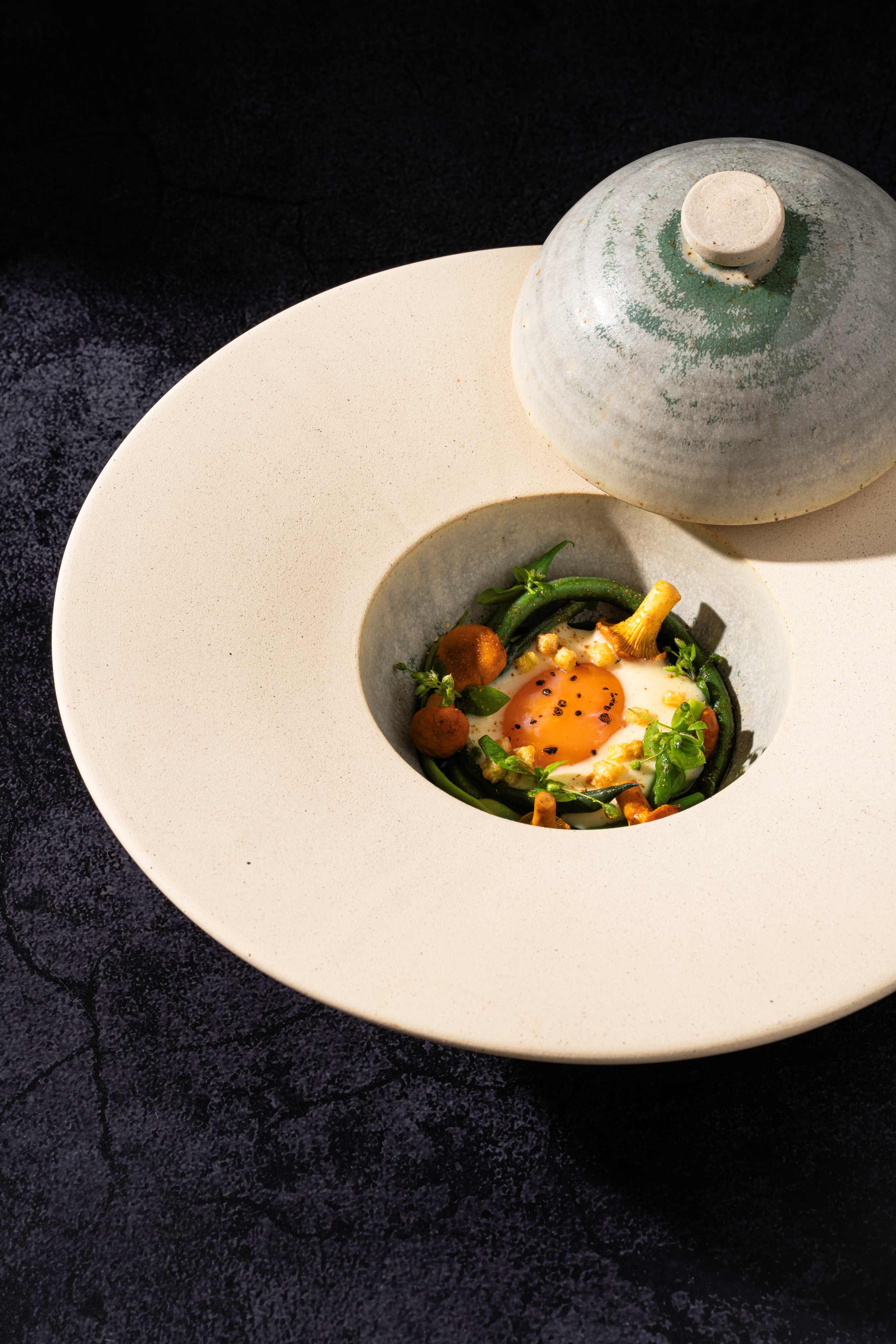 Saturn & Cloche - Plate set